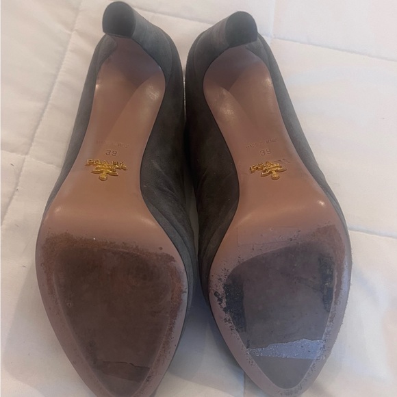 Prada Ruched Suede Bootie 39.0 Gently Worn - Platform 4.0 “ Heel - Dark Grey - Picture 5 of 10